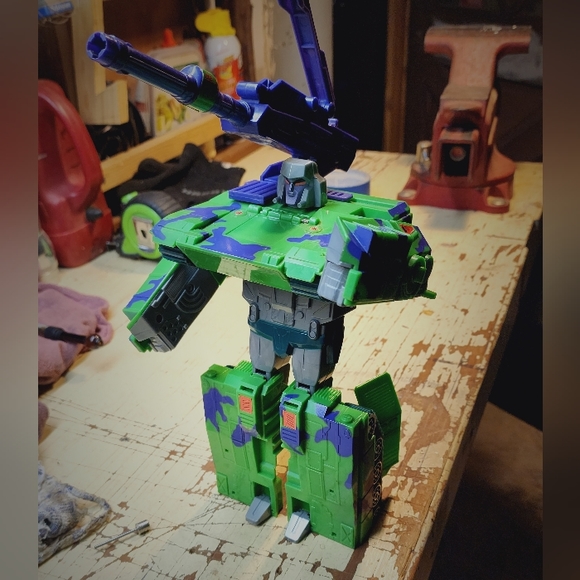 Megatron Transformers Tank 1992 Hasbro Action Figure - Picture 2 of 7